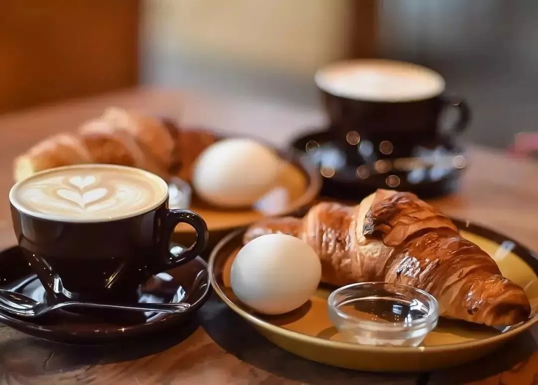 زندگی چاکلیٹ کے ڈبے کی طرح ہے، کافی کے کپ کی طرح بھی